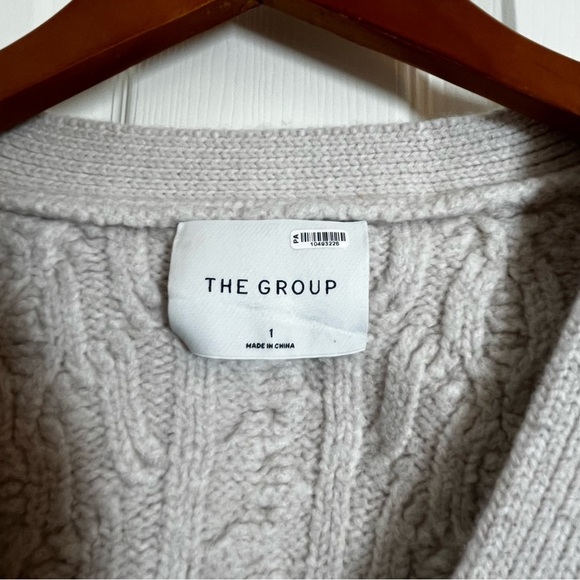 Aritzia Cream Untethered Heavy Wool Cable Knit Cardigan Size 1 Large - Picture 3 of 9